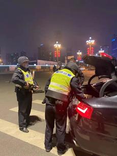 “不把*子骗**关进去，我们汤圆都吃不下！”