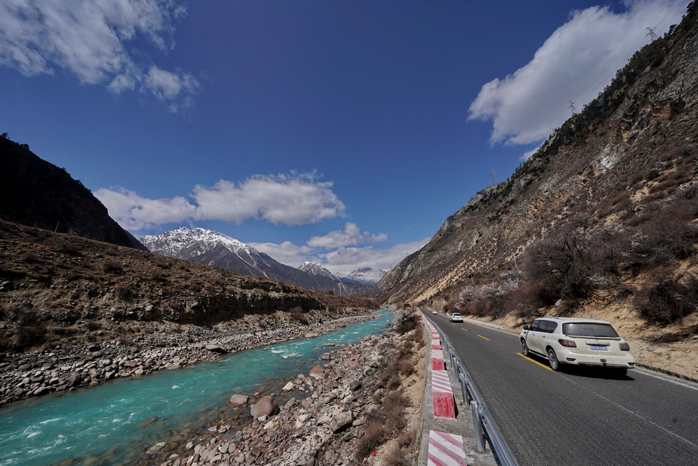 西藏自驾滇藏自由行攻略,又到草原旅游的季节