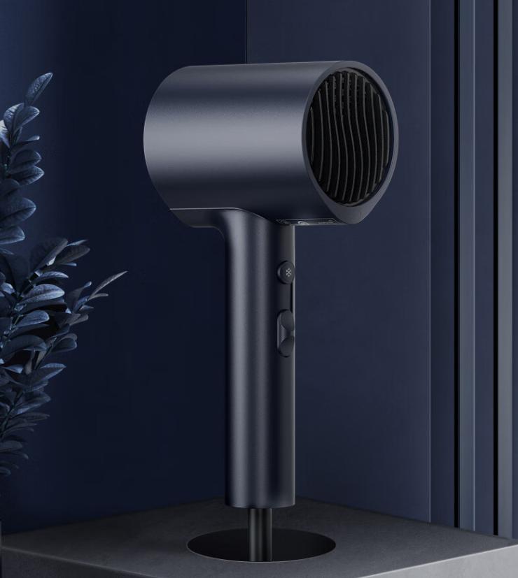 戴森高速智能电吹风,美的强力吹风机