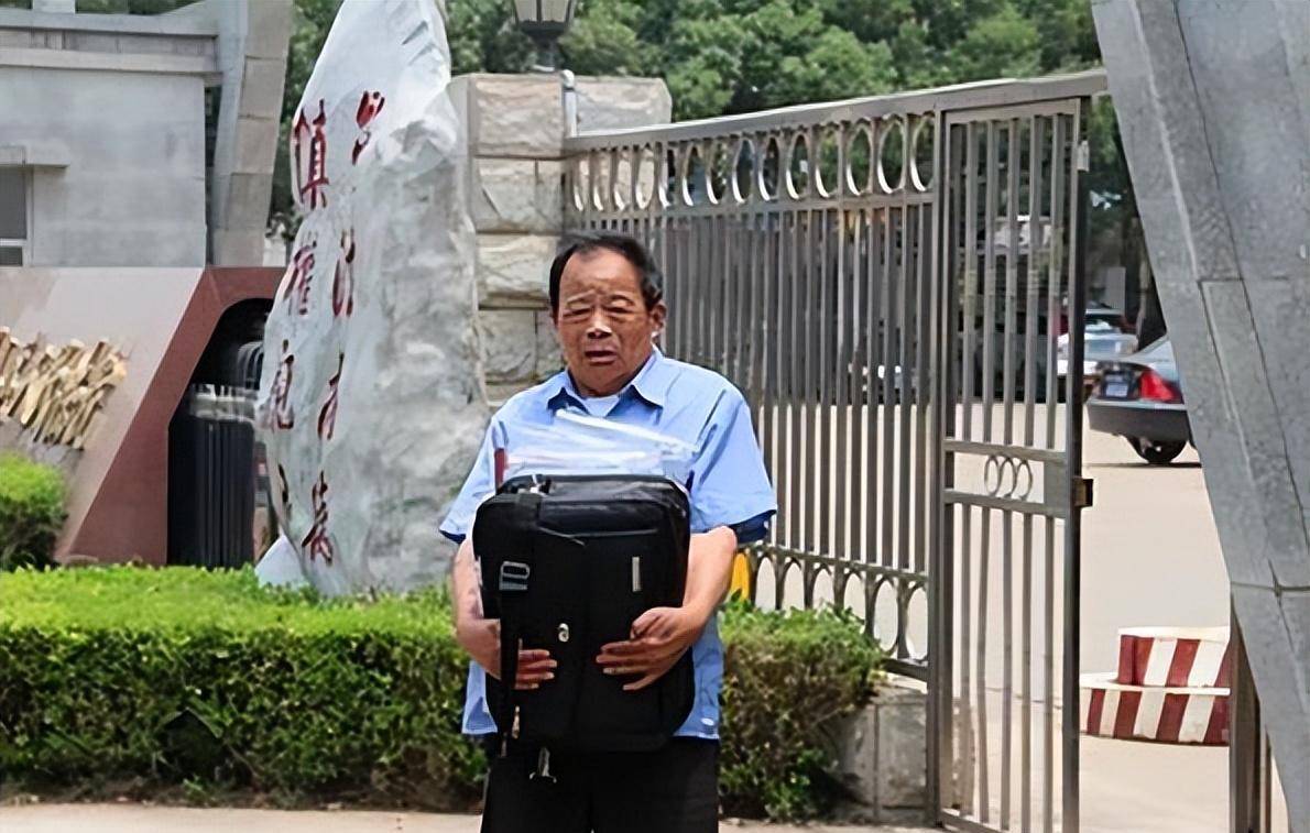 博士11天捐5次精子猝死,博士11天捐5次精子死亡索赔500万