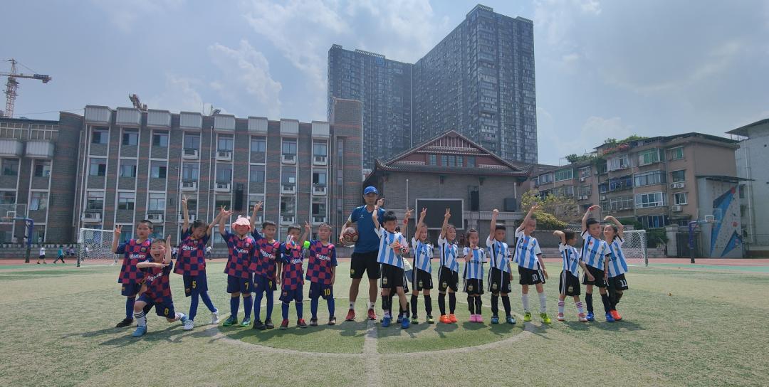 足球比赛华阳实验小学,句容华阳实验小学足球场