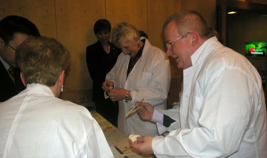 “对英国的年轻人来说,了解中国、学习中文至关重要”——“破冰者”大卫·瓦伦丁