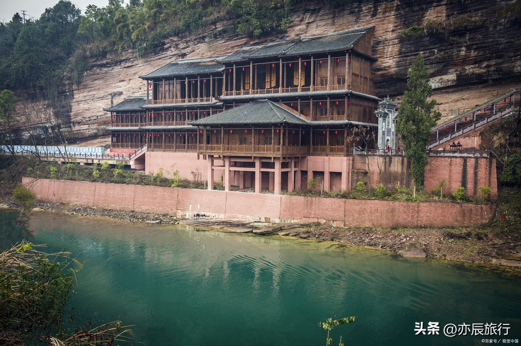 湖北恩施旅游必去十大景点，有哪些好玩的地方，周边自驾游好去处