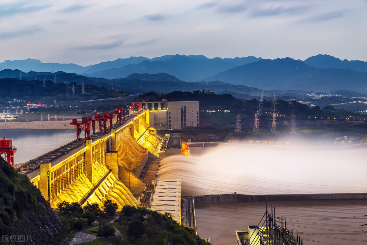 三峡大坝的简介,三峡大坝船闸视频
