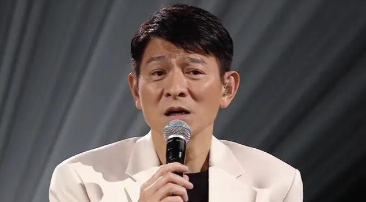 戳破了偶像天花板，刘德华的“信仰”，撕开了流量明星的遮羞布