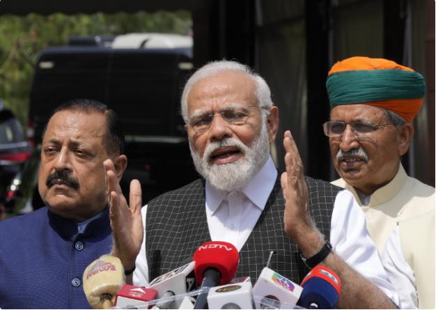 14亿印度人的羞耻？印度两女子被赤裸游街遭轮奸，莫迪直言：耻辱