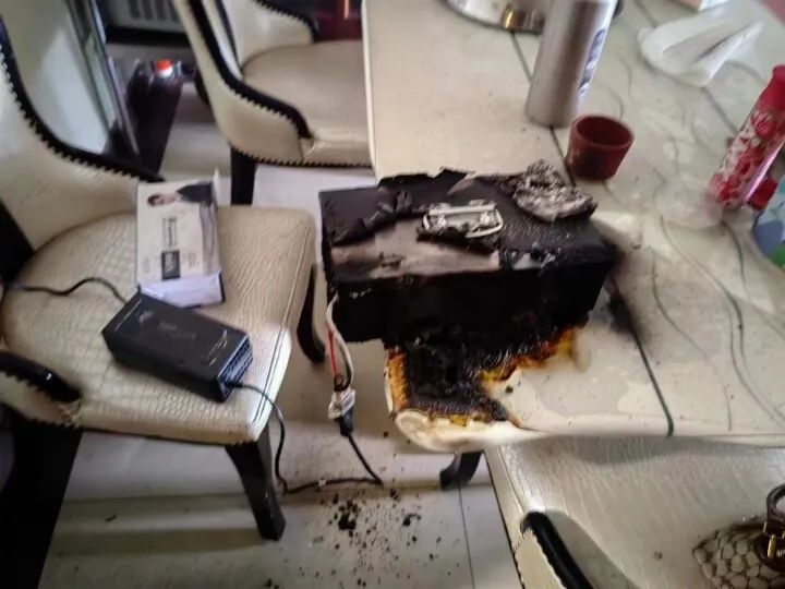 南充电瓶车自燃最新,南充电车自燃