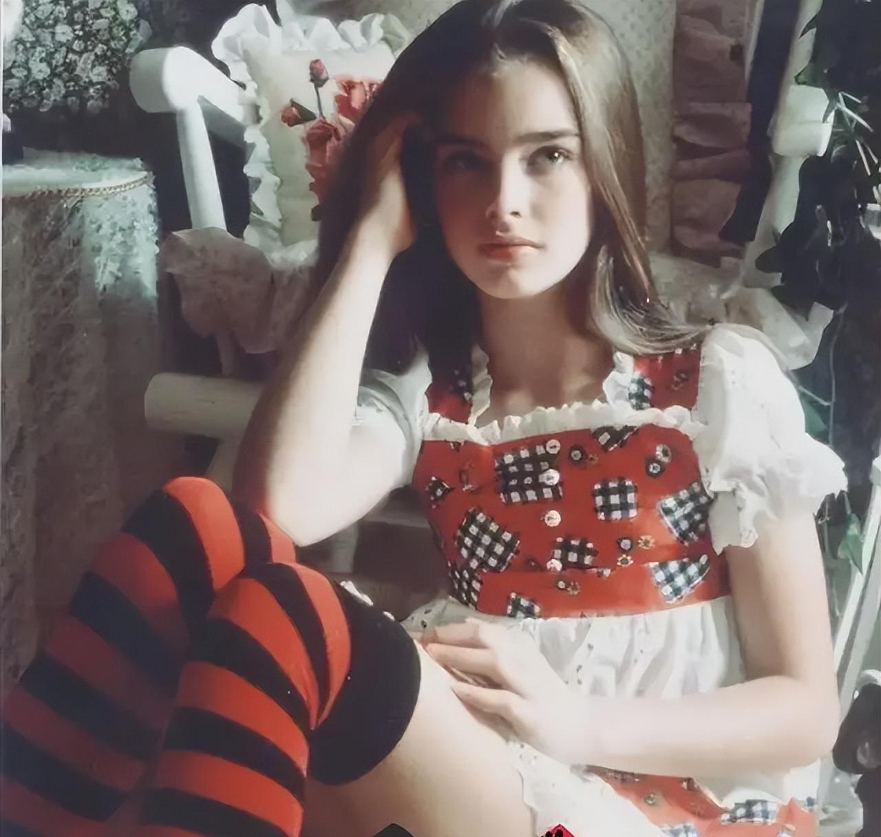 10岁她赤身露体，20岁又声称自己还是处女，“美国舒淇”裸照丑闻