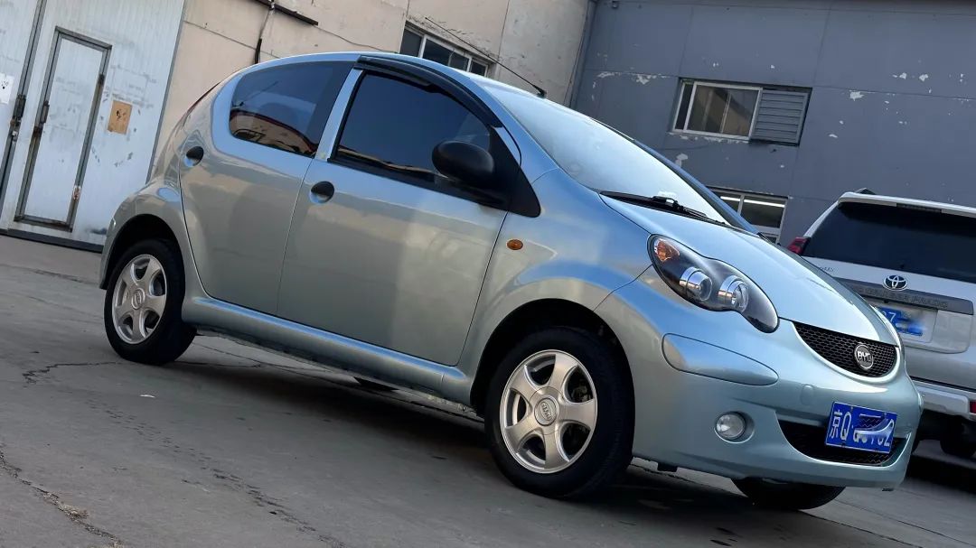 2010款比亚迪f0翻新案例,比亚迪f0全车翻新喷漆多少钱