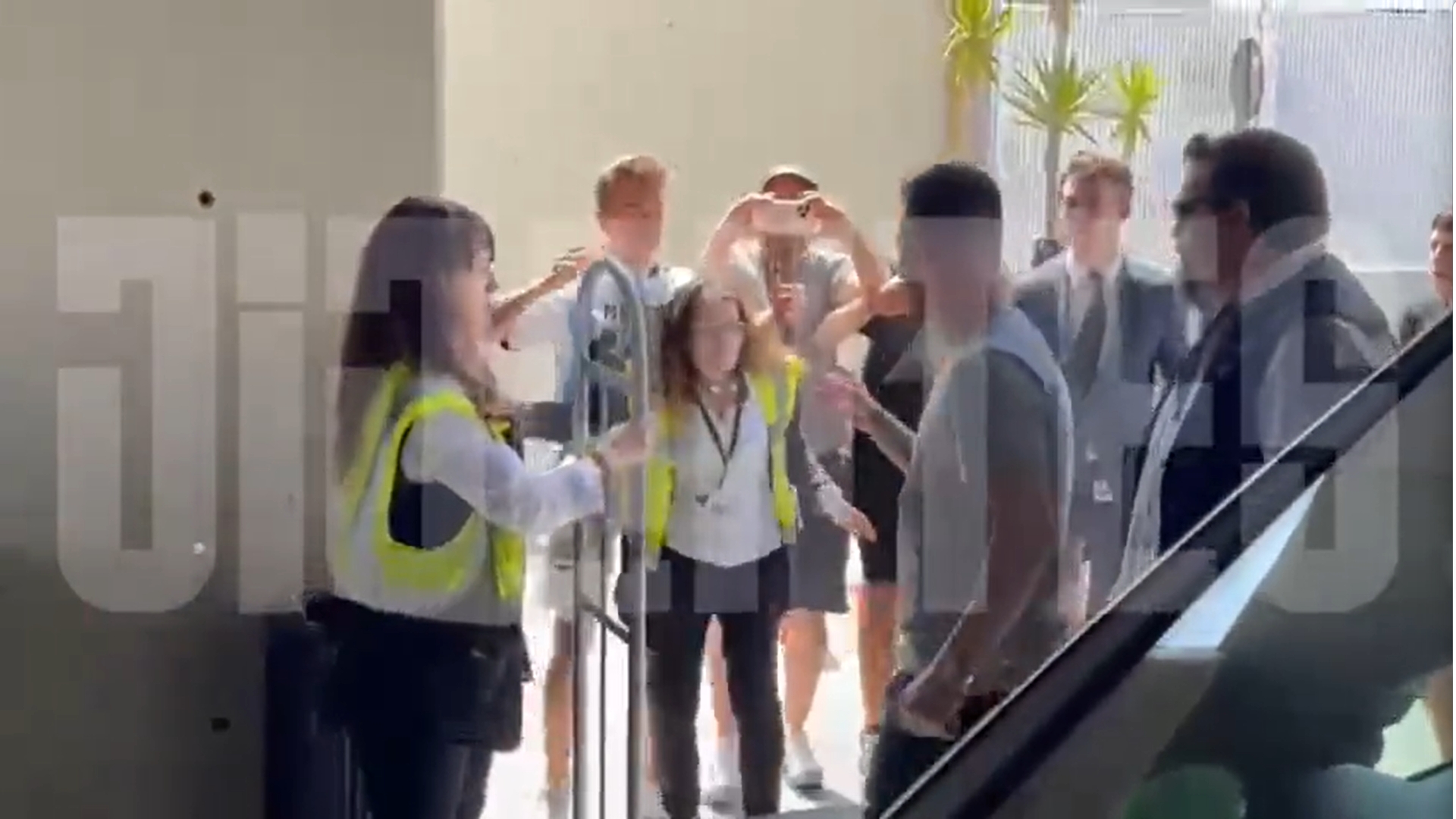 梅西暖心故事,巨星梅西背后的故事