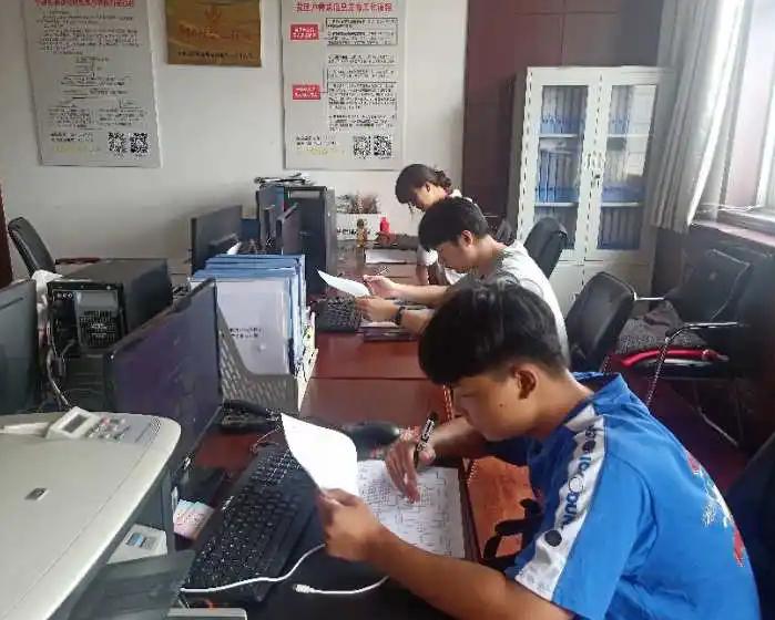 上海各行各业收入揭秘,各行业工资收入排行数据