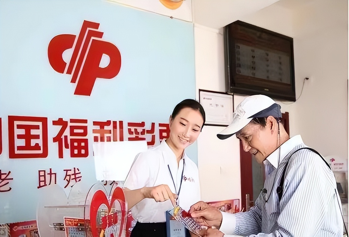 买彩票机选五注怎么看中奖,彩票机选5注与1注5倍哪个中奖率高