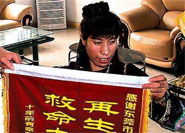 东莞被火化女孩得救十年后成画家,1995年东莞打工妹在殡仪馆火化