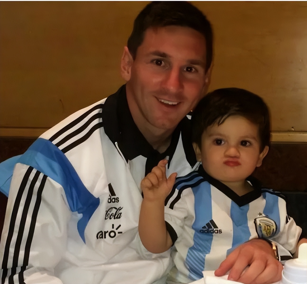 梅西有多像他的儿子,有种基因叫复制粘贴