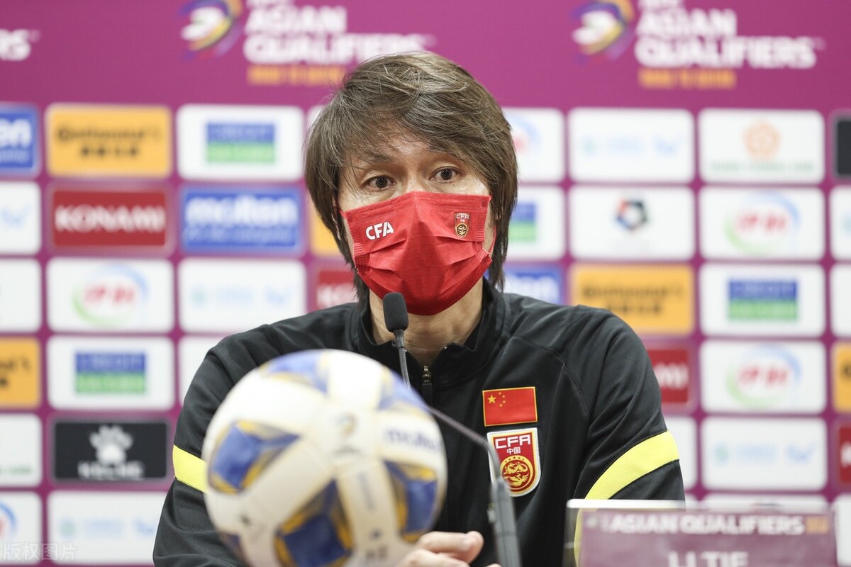 曲艺界顶级嘲讽国足，李铁敛财手段被曝光，一亿存款只是冰山一角