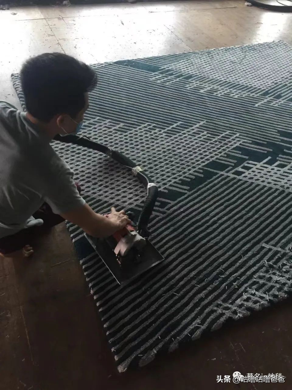 地毯有臭味对身体有害吗,地毯有异味会中毒吗