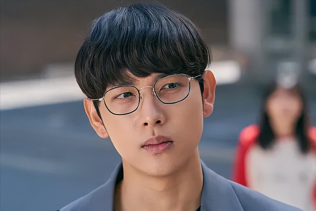 女孩照片泄露事件,隐秘照片泄露案例