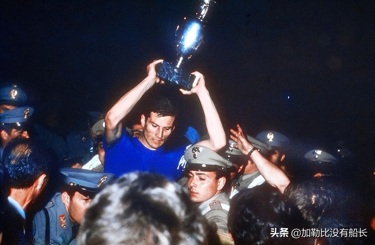 连续无缘世界杯的残酷事实是否让人更怀念02与06年的蓝衣军团？