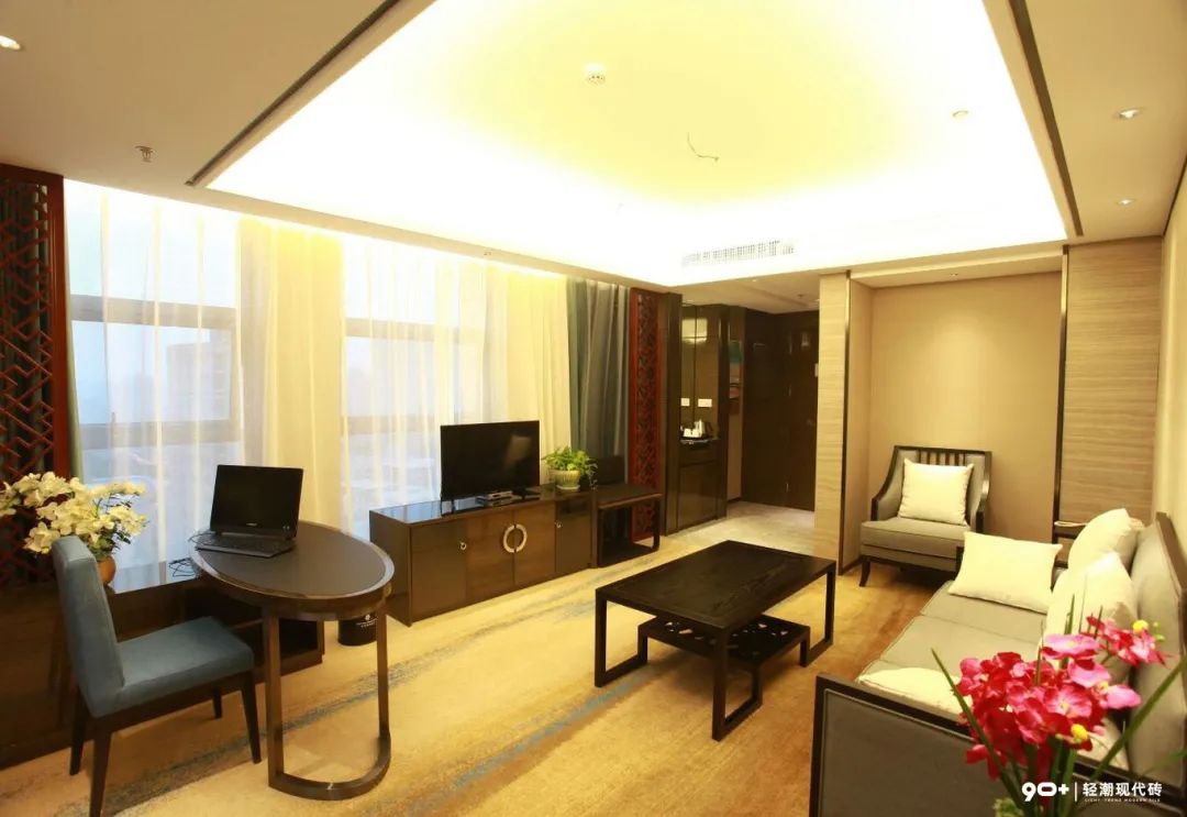 宜昌长城假日酒店预订,湖北宜昌长城假日酒店定位