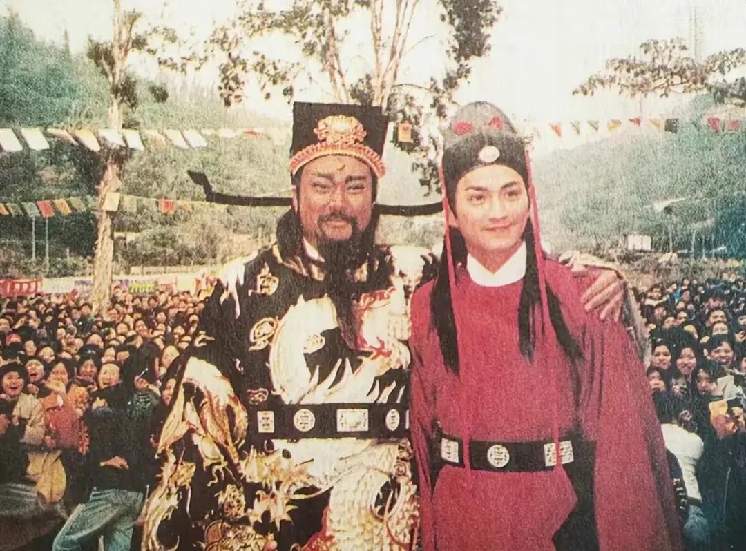 少年包青天公孙策和展昭谈小仙女,少年包青天展昭找到失明的公孙策