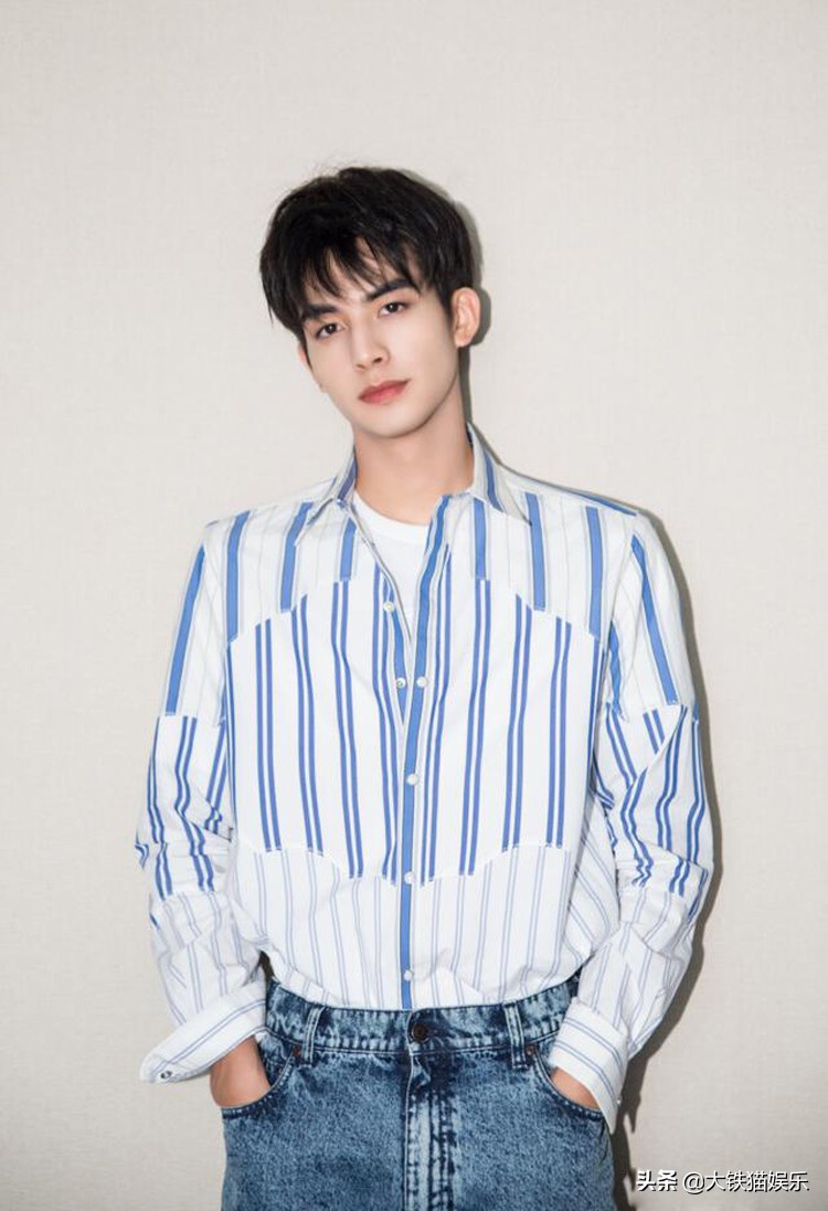 于正又宣一枚校草！10位“于男郎”颜值对比：他眼光在走下坡路？