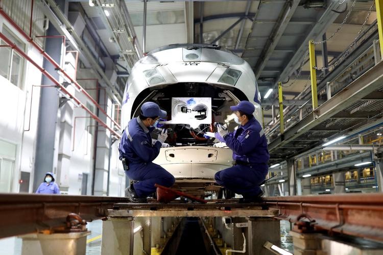 为什么高铁不可以在夜间运行,为啥开通了夜间高铁