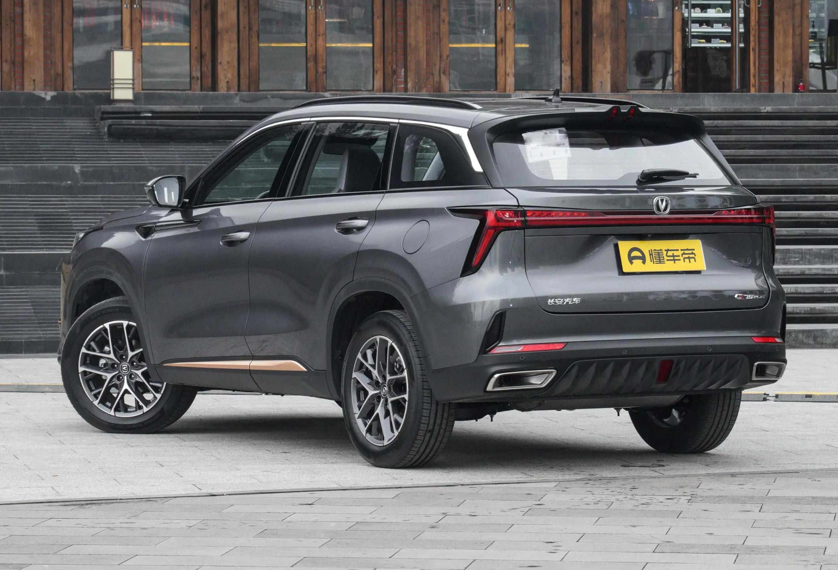 长安第二代CS75PLUS报价,二代长安cs75plus1.5真实油耗