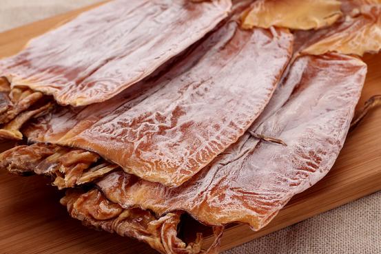 泡发鱿鱼最正确的方法,鱿鱼怎么泡发得更大