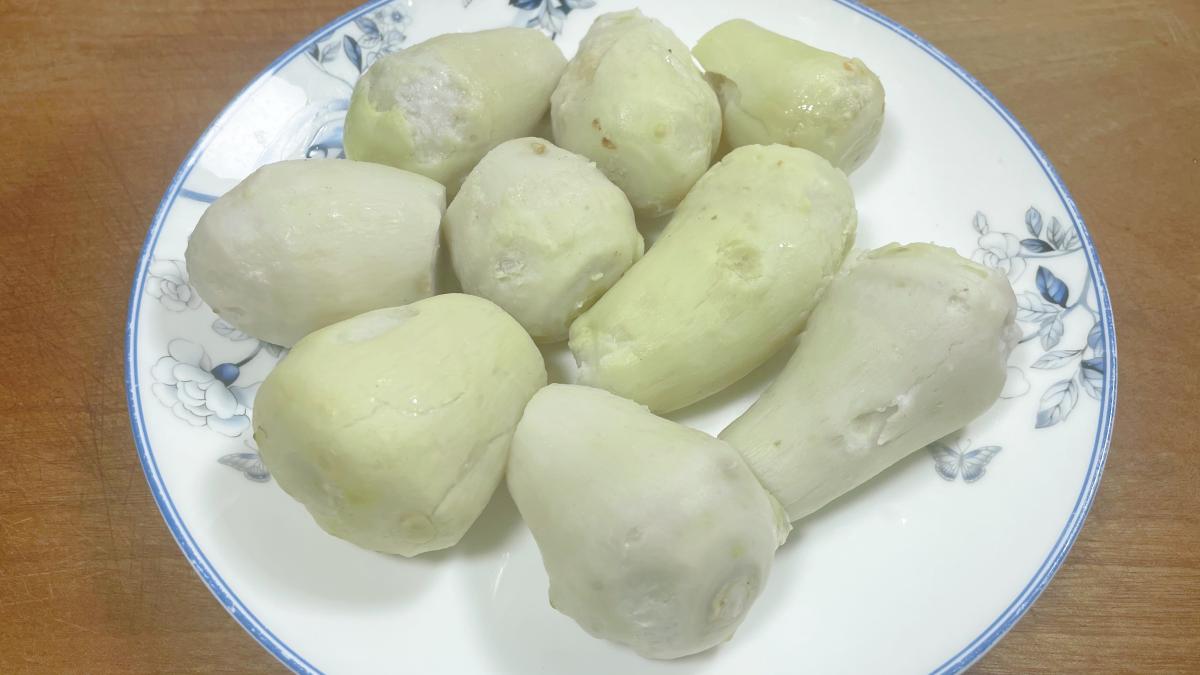 女人多吃这六种食物越活越年轻,45岁的女人一定要常吃这4样食物