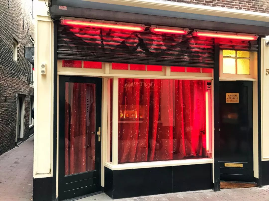 开车去欧洲第23集:在阿姆斯特丹*灯区红**,2名荷兰壮汉挑衅被我怼