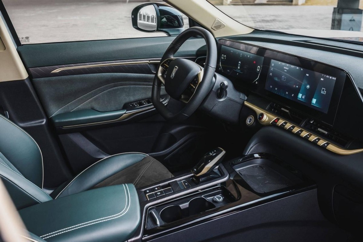 捷达和奔腾b50哪个更值得入手,捷达vs5和奔腾t55哪个值得入手