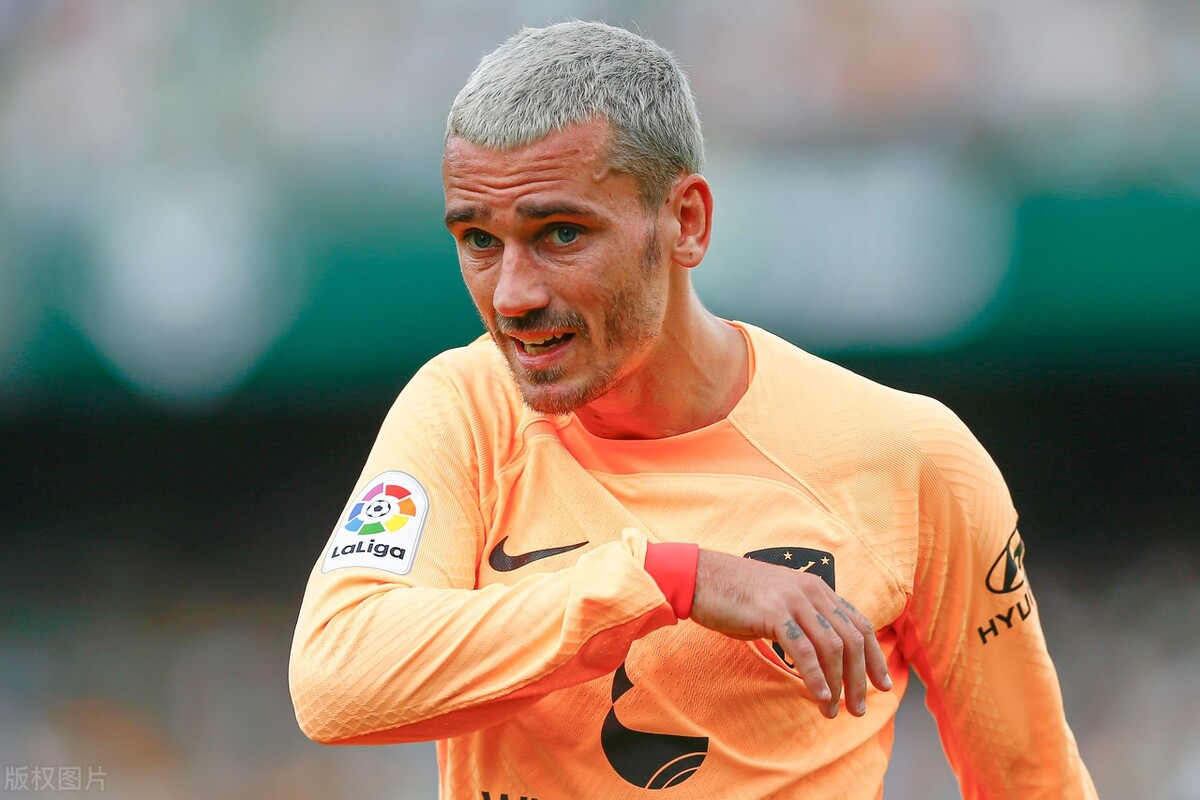 时隔八年梅西终圆梦,梅西夺得美洲杯眼含热泪