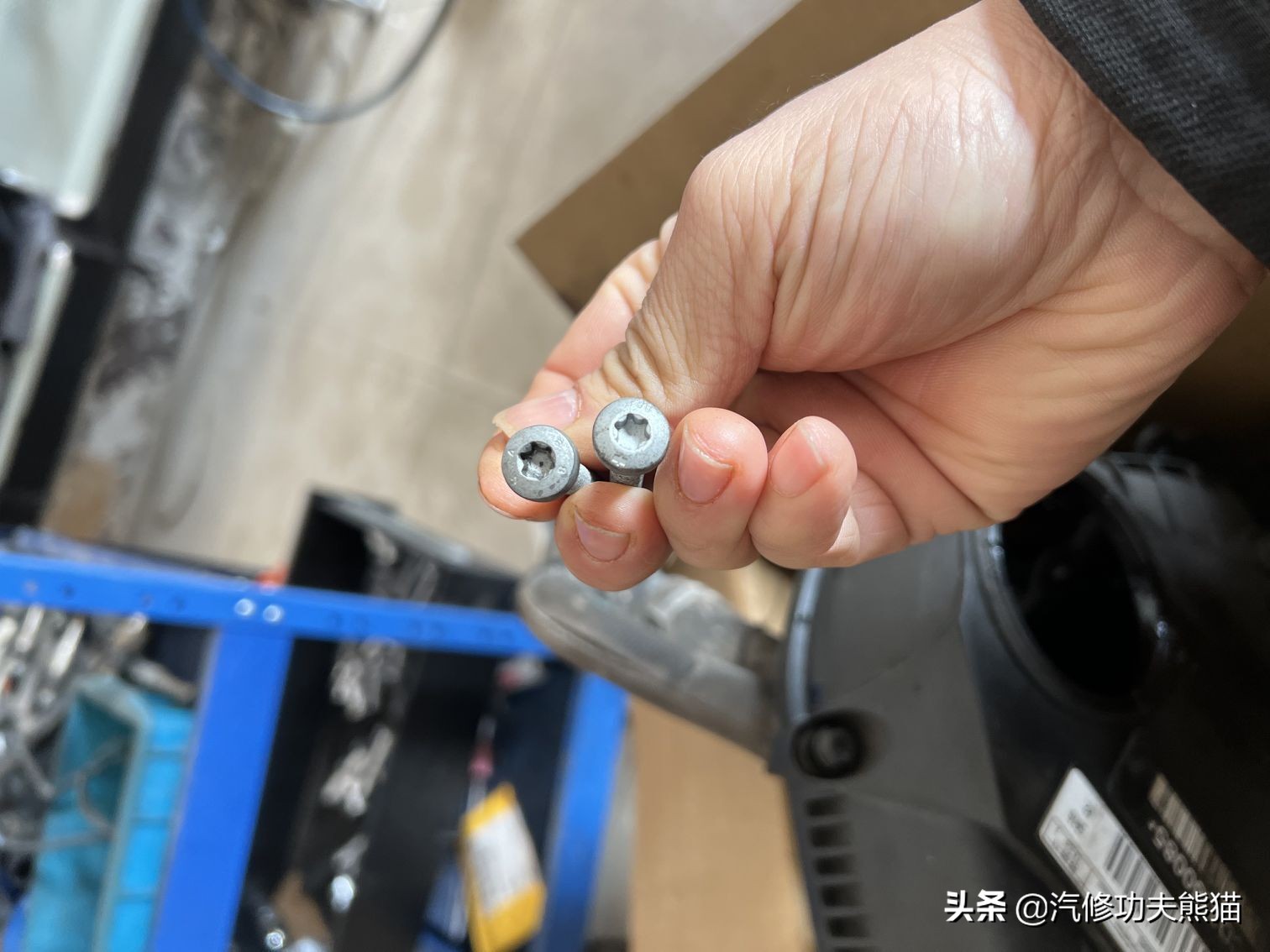 老车翻新修复奥迪a4,修复报废奥迪a4