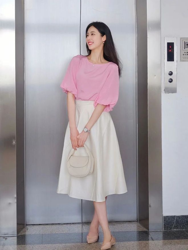 如何穿粉色才能温柔又高级,夏季穿它满满高级感