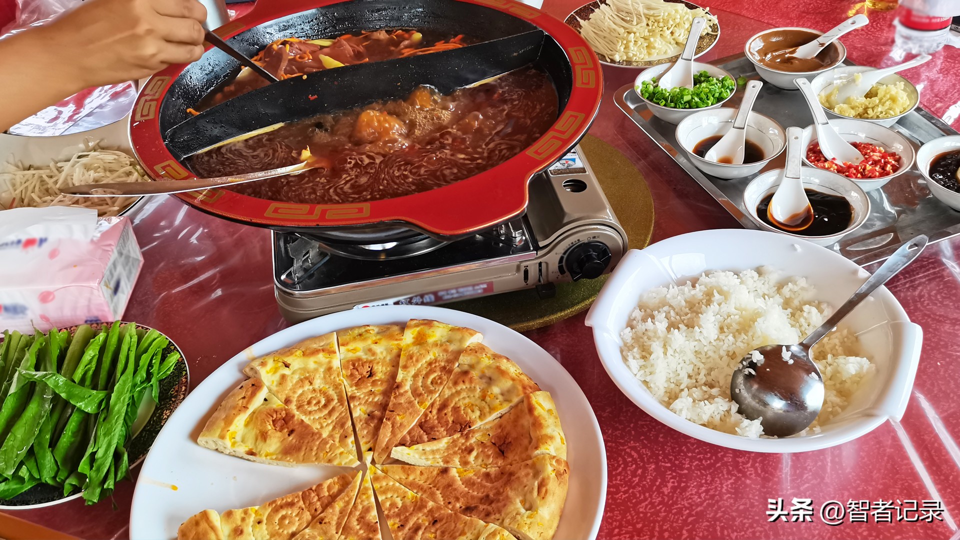 西藏牦牛肉火锅美食推荐,打卡最好吃的牦牛肉火锅