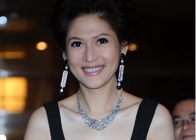 冯小刚恋上女主播,知名女主持与冯小刚