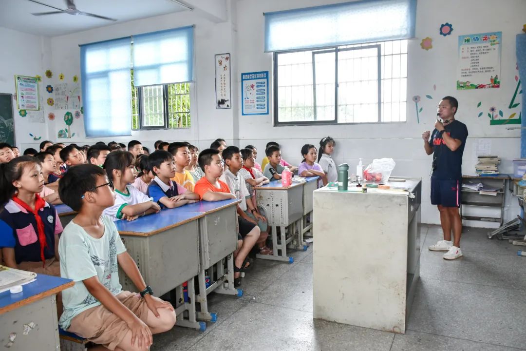 小学防溺水游泳课,张巷中心小学防溺水公开课