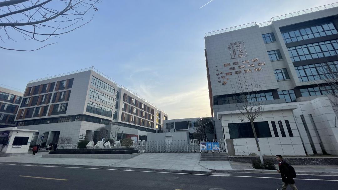 郑州滨河国际新城绿城明月怎么样,郑州滨河国际新城2022年的样子