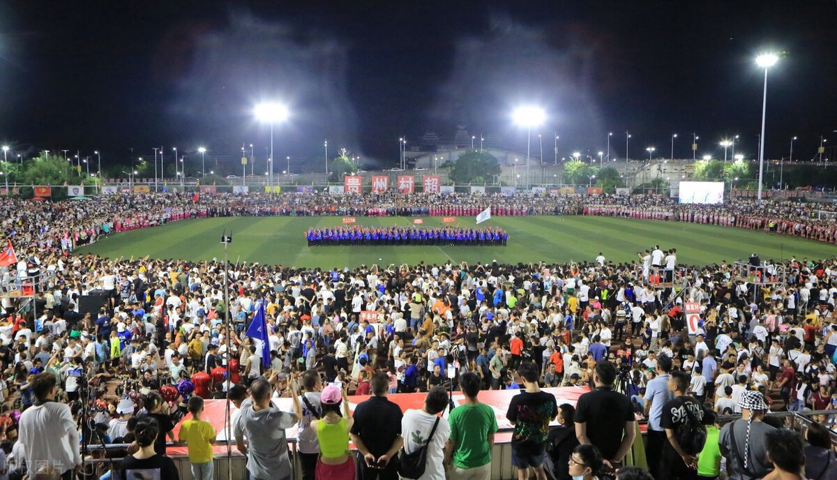 不要门票的“村超”，给榕江拉来2亿元的收入，这个引流思维绝了