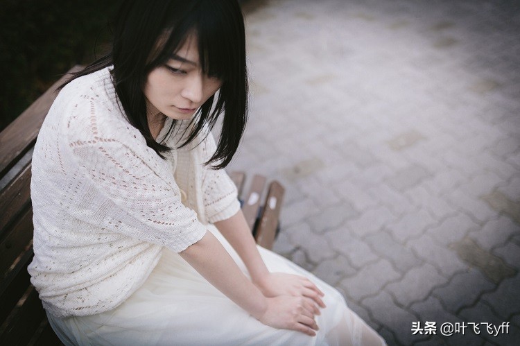 想要追到喜欢的女孩视频,想要追到女朋友首先要讨好她闺蜜