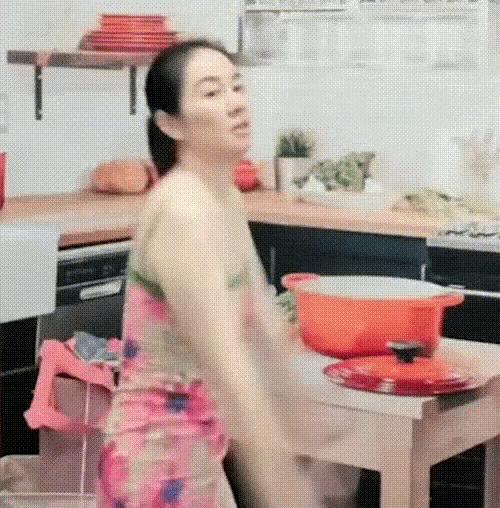 叶璇穿免职裙引争议,叶璇穿免职裙引发争议