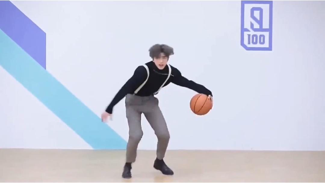 黄子韬秃头的样子视频下载,黄子韬秃头戴假发照片图片