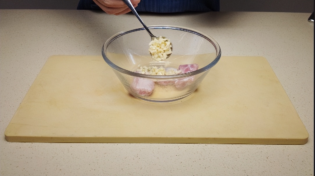 猪肝补铁最好吃的做法小孩,开胃猪肝