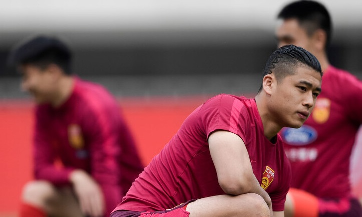 中国男足迎战韩国男足前瞻,中国男足出征