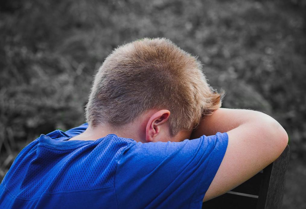 儿童时期遭受心理虐待会对个体之后的发展有何影响？