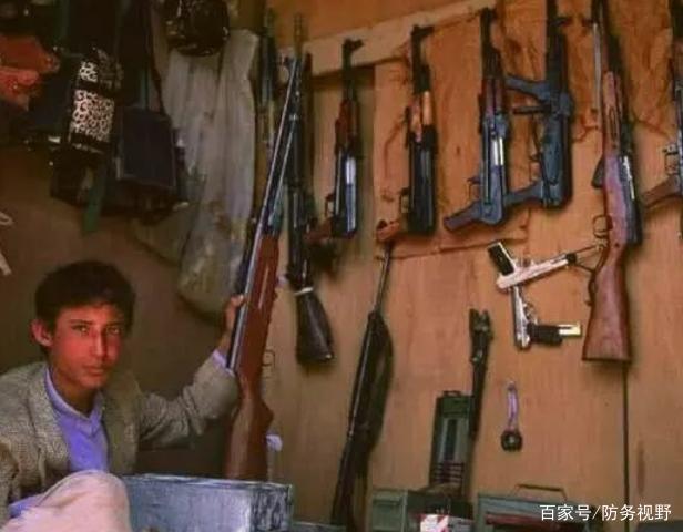 比美国还大的枪支市场，一把AK只卖几十块，退货直接当垃圾处理