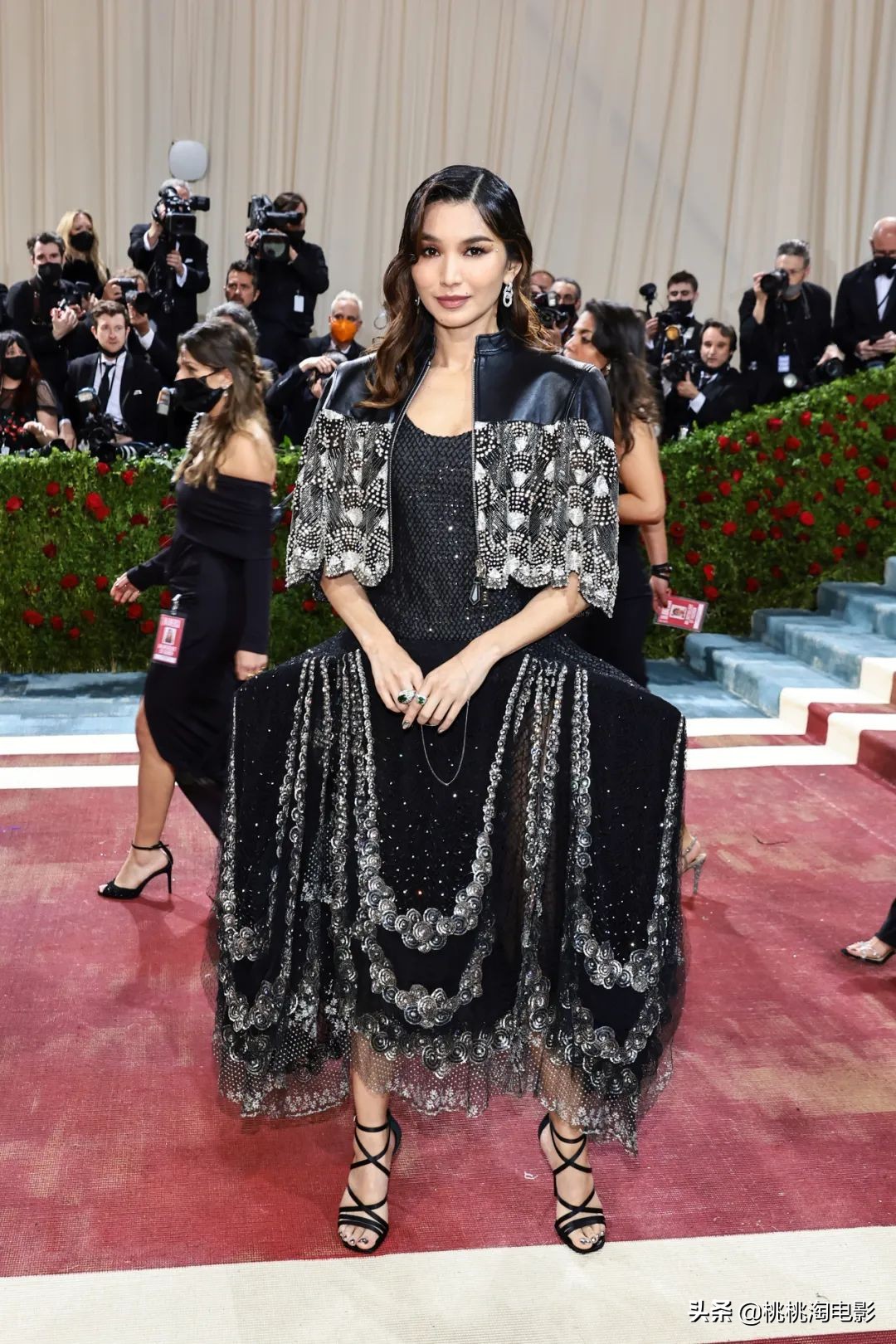 metgala群星红毯造型,2022metgala红毯完整版