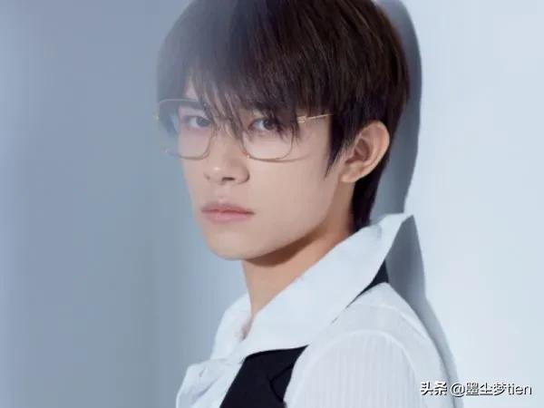 蔡徐坤帅气易烊千玺帅,蔡徐坤和易烊千玺颜值合体