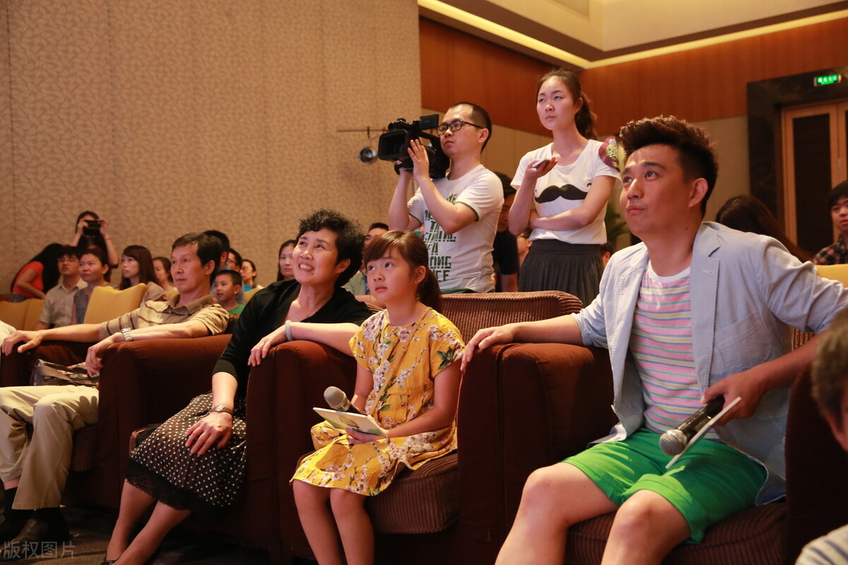 “多亏”了网暴,黄多多申请欧美名校指日可待了!