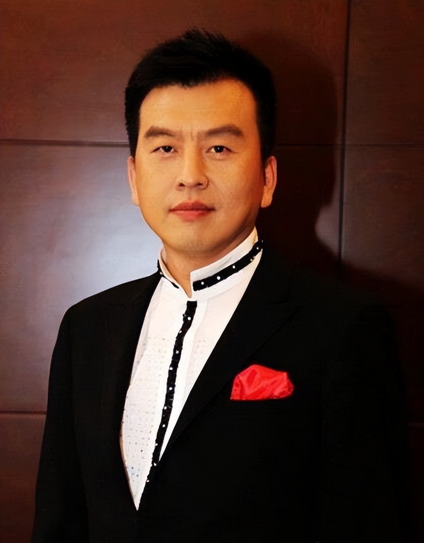 央视名嘴张泽群母亲瘫痪,张泽群母亲去世